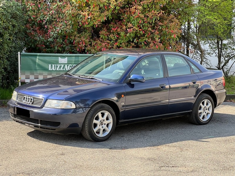 Audi - A4 1800