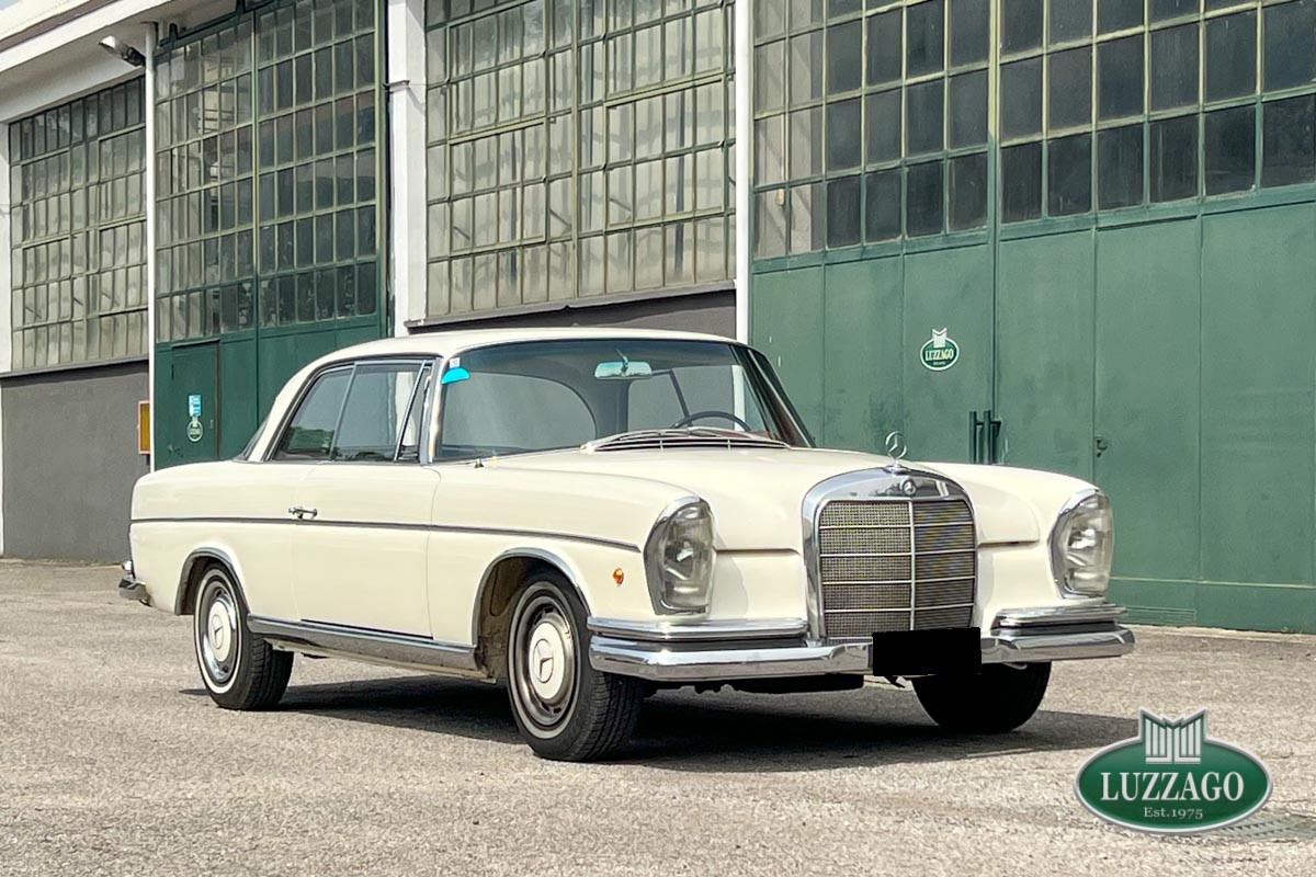 Mercedes-Benz - 220 SEB Coupe' (W111)