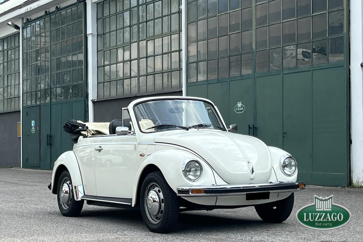 Volkswagen - Beetle Cabriolet (15D11)