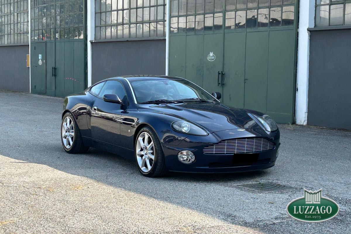 Aston Martin - Vanquish V12 Manual (1 of 2589)